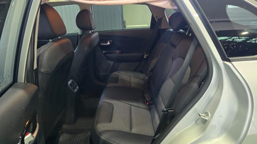 Kia Niro 1.6 GDI HEV - Auto Cabomonte Compra e Venda de Salvados
