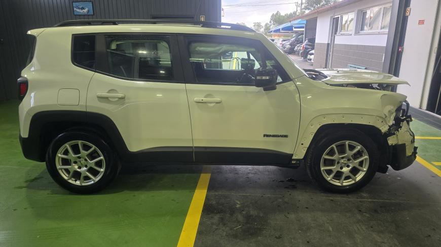 Jeep Renegade 1.5 TG E-Hybrid  CX AUT. - Auto Cabomonte Compra e Venda de Salvados