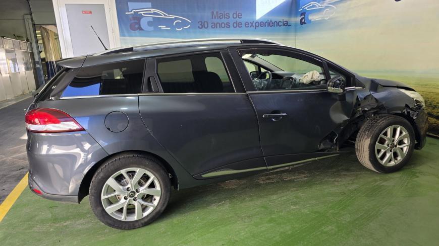 Renault Clio ST 0.9 TCe - Auto Cabomonte Compra e Venda de Salvados
