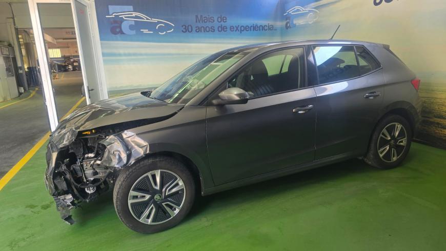Skoda Fabia 1.0 - Auto Cabomonte Compra e Venda de Salvados