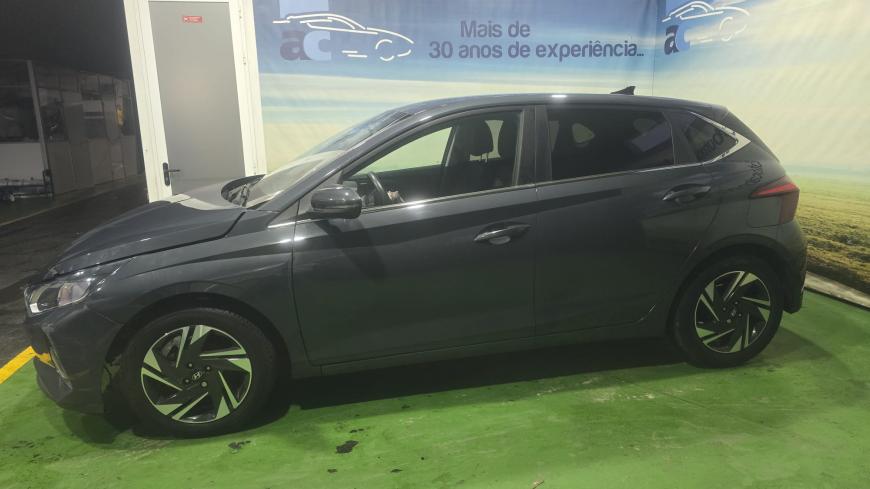 Hyundai I20 1.2 Confort - Auto Cabomonte Compra e Venda de Salvados
