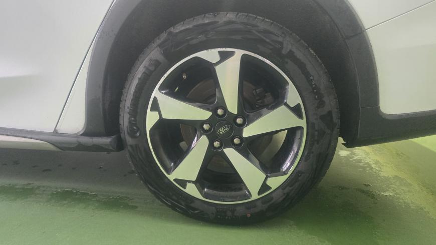 Ford Focus SW 1.5 TDCI Active - Auto Cabomonte Compra e Venda de Salvados