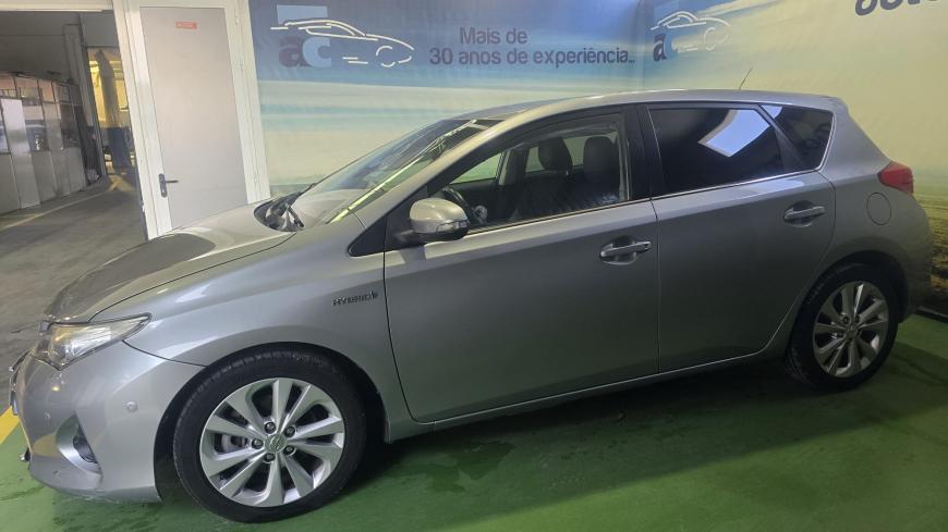 Toyota Auris 1.8 HSD - Auto Cabomonte Compra e Venda de Salvados
