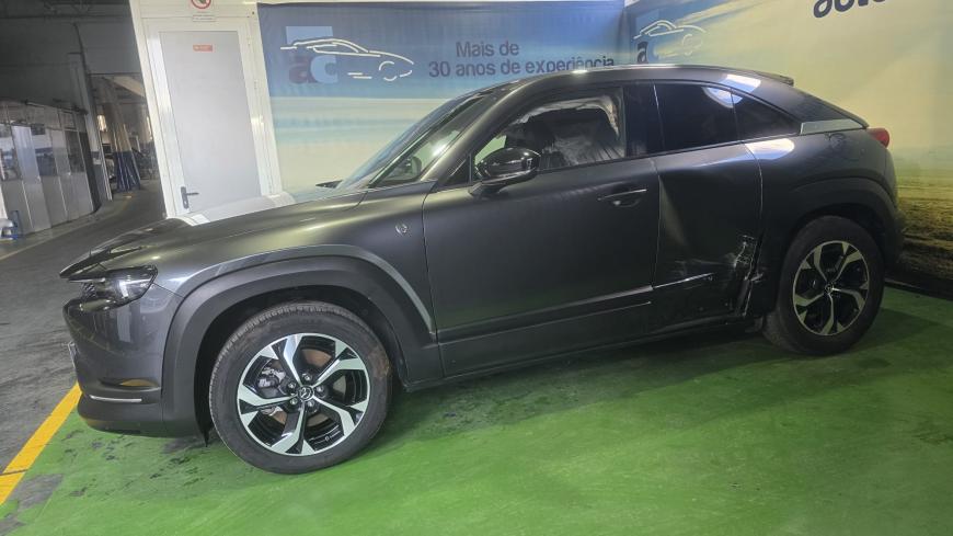 Mazda MX-30 E-Skyactive Plug-in - Auto Cabomonte Compra e Venda de Salvados