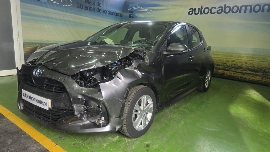 Toyota Yaris 1.5 HDF  - Auto Cabomonte Compra e Venda de Salvados
