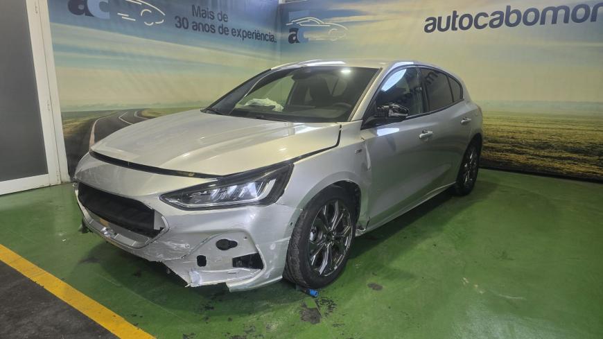 Ford Focus ST-Line - Auto Cabomonte Compra e Venda de Salvados
