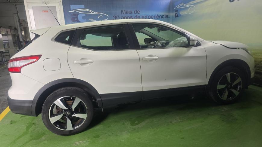 Nissan Qashqai 1.5 DCI - Auto Cabomonte Compra e Venda de Salvados