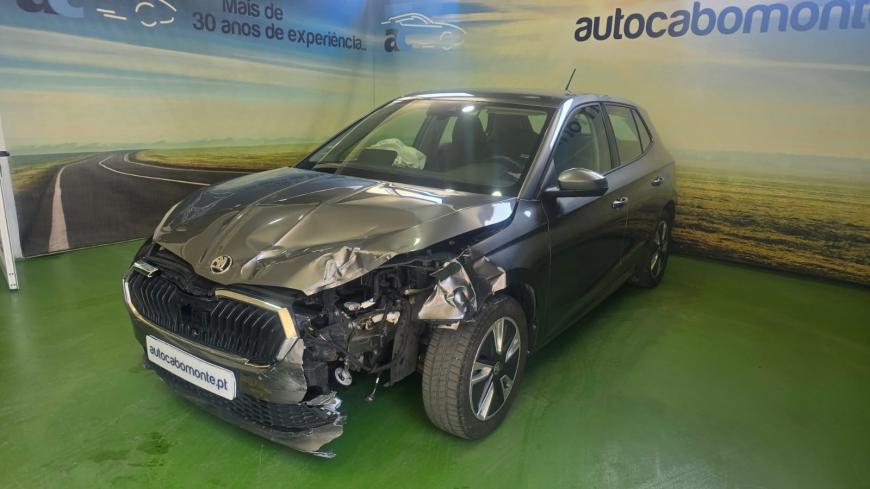 Skoda Fabia 1.0 - Auto Cabomonte Compra e Venda de Salvados