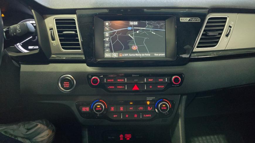 Kia Niro 1.6 GDI HEV - Auto Cabomonte Compra e Venda de Salvados