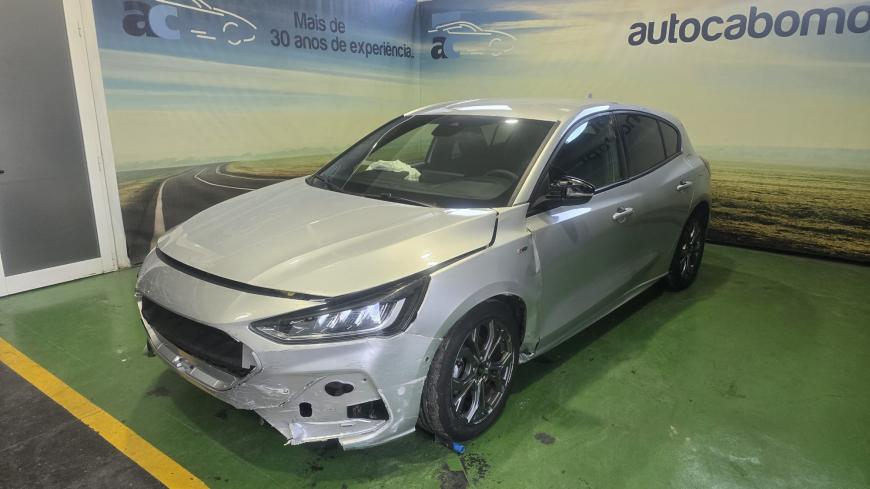 Ford Focus ST-Line - Auto Cabomonte Compra e Venda de Salvados