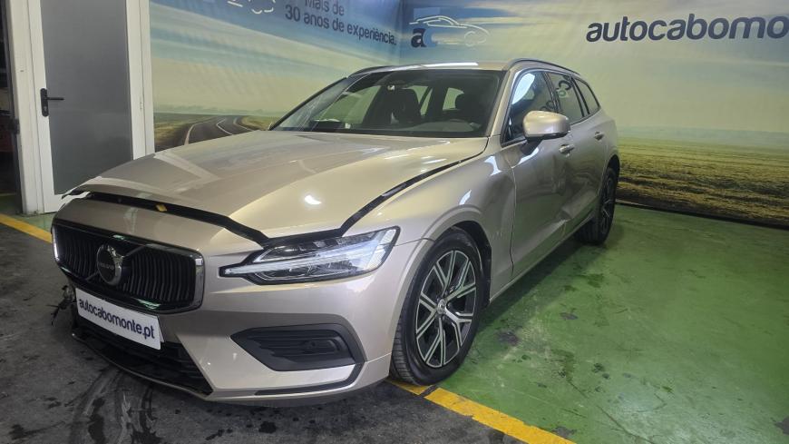 Volvo V60 2.0 B4 Essential Auto  - Auto Cabomonte Compra e Venda de Salvados