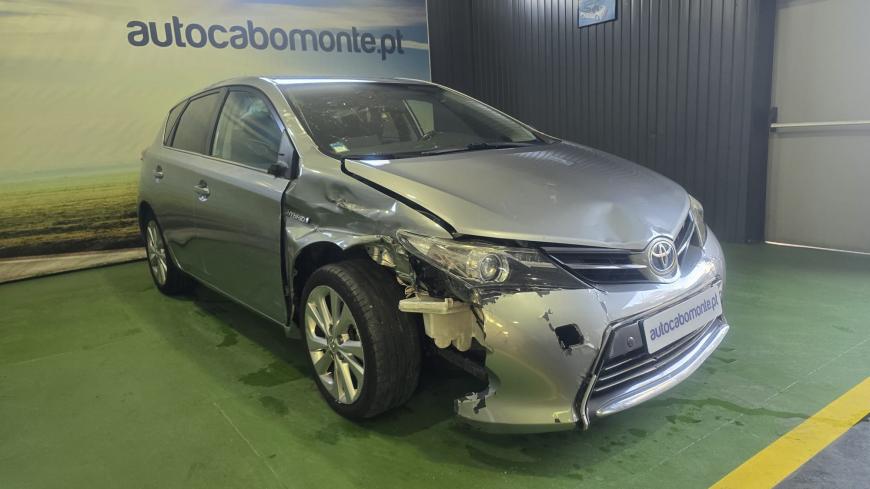 Toyota Auris 1.8 HSD - Auto Cabomonte Compra e Venda de Salvados
