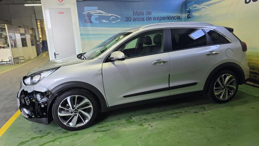 Kia Niro 1.6 GDI HEV - Auto Cabomonte Compra e Venda de Salvados
