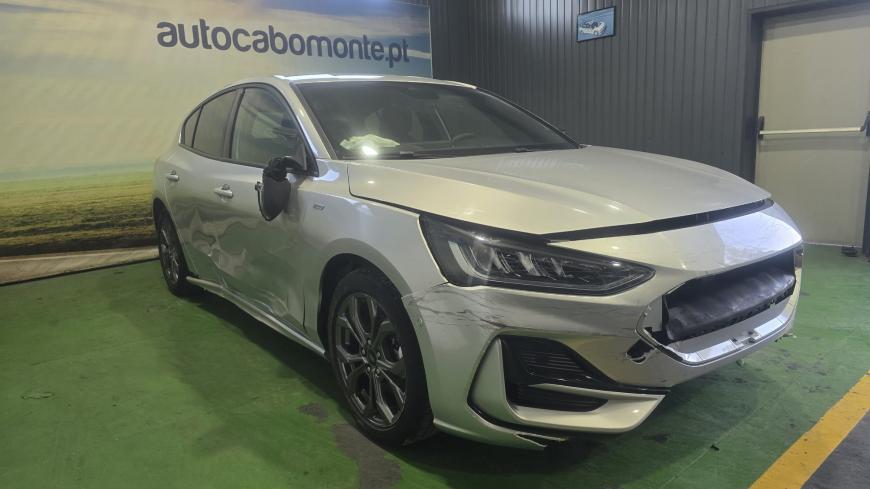 Ford Focus ST-Line - Auto Cabomonte Compra e Venda de Salvados