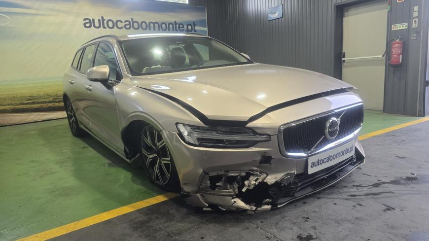 Volvo V60 2.0 B4 Essential Auto  - Auto Cabomonte Compra e Venda de Salvados