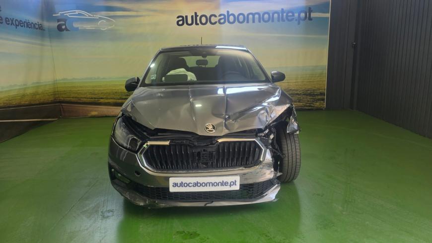 Skoda Fabia 1.0 - Auto Cabomonte Compra e Venda de Salvados