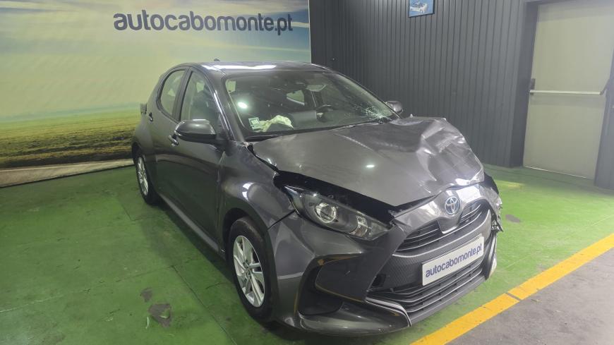 Toyota Yaris 1.5 HDF  - Auto Cabomonte Compra e Venda de Salvados