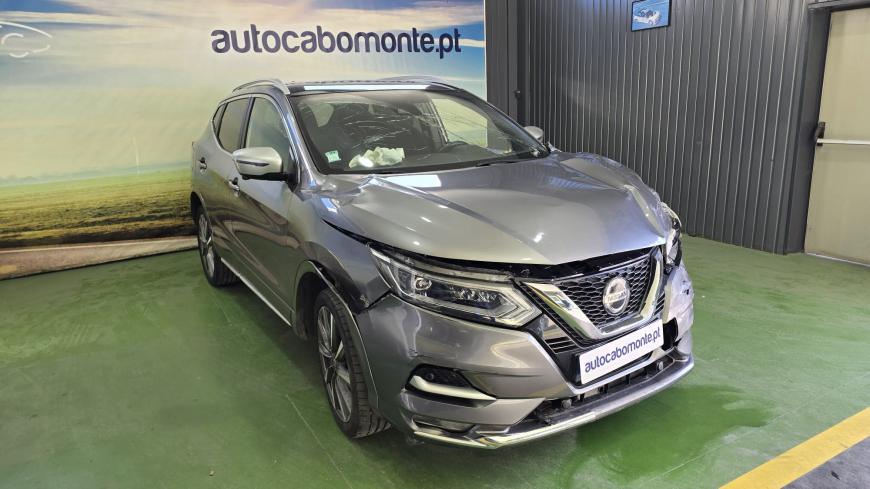 Nissan Qashqai 1.5 DCI Cx Aut. - Auto Cabomonte Compra e Venda de Salvados