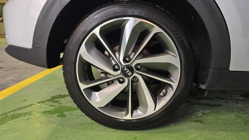 Kia Niro 1.6 GDI HEV - Auto Cabomonte Compra e Venda de Salvados