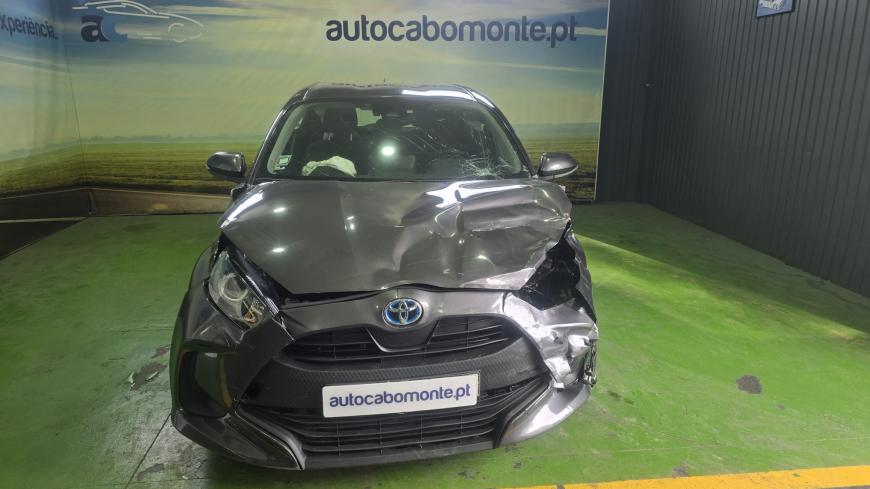 Toyota Yaris 1.5 HDF  - Auto Cabomonte Compra e Venda de Salvados