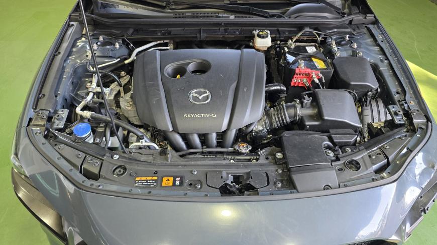 Mazda 3 2.0 Skyactiv - G Hibrido/Gasolina - Auto Cabomonte Compra e Venda de Salvados