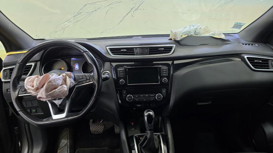 Nissan Qashqai 1.5 DCI Cx Aut. - Auto Cabomonte Compra e Venda de Salvados