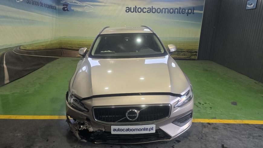 Volvo V60 2.0 B4 Essential Auto  - Auto Cabomonte Compra e Venda de Salvados