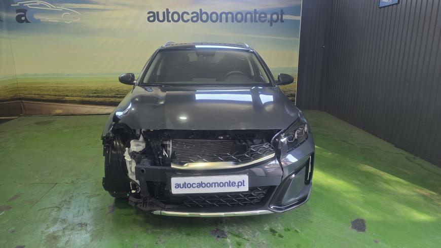 Kia Xceed 1.0 T-GDI Dynamic - Auto Cabomonte Compra e Venda de Salvados