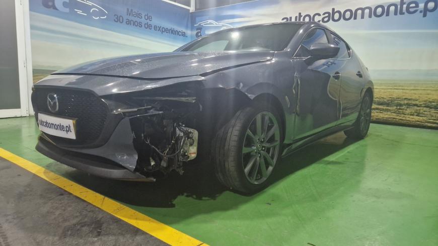 Mazda 3 2.0 Skyactiv - G Hibrido/Gasolina - Auto Cabomonte Compra e Venda de Salvados