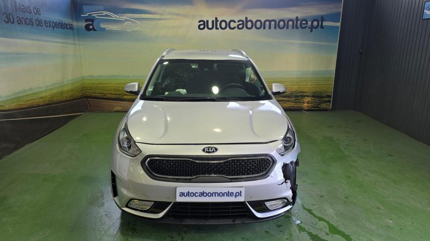 Kia Niro 1.6 GDI HEV - Auto Cabomonte Compra e Venda de Salvados