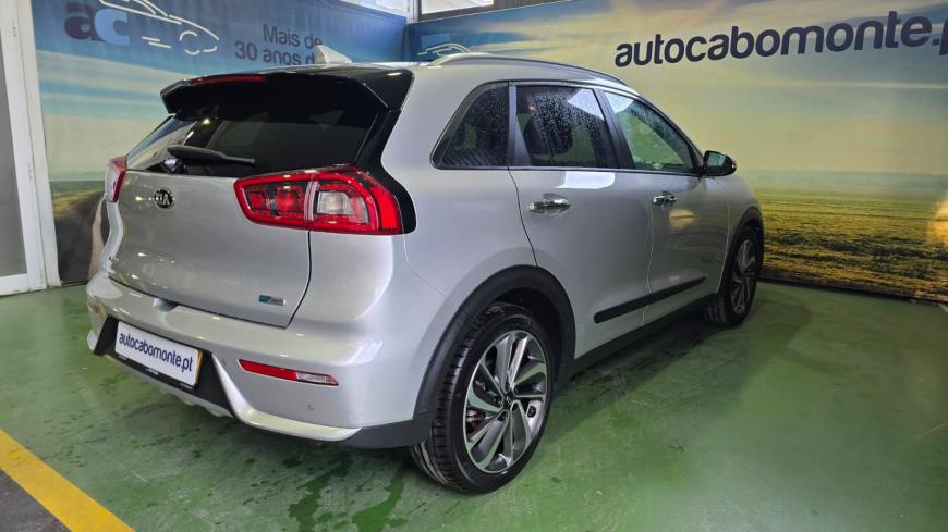 Kia Niro 1.6 GDI HEV - Auto Cabomonte Compra e Venda de Salvados