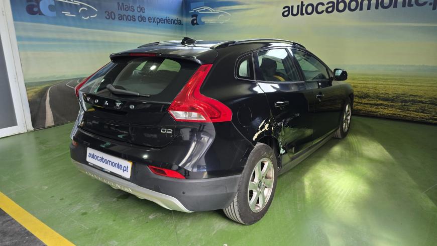 Volvo V40 Cross Country 1.6D - Auto Cabomonte Compra e Venda de Salvados