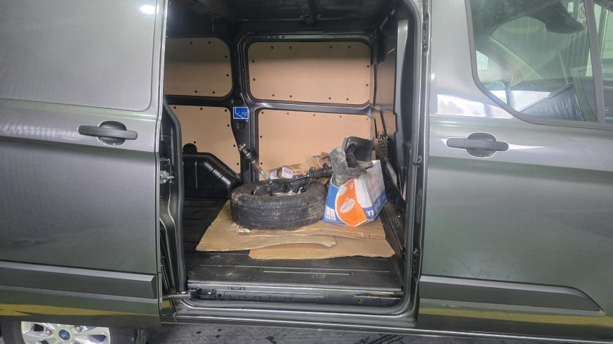 Ford Transit 2.0 - Auto Cabomonte Compra e Venda de Salvados