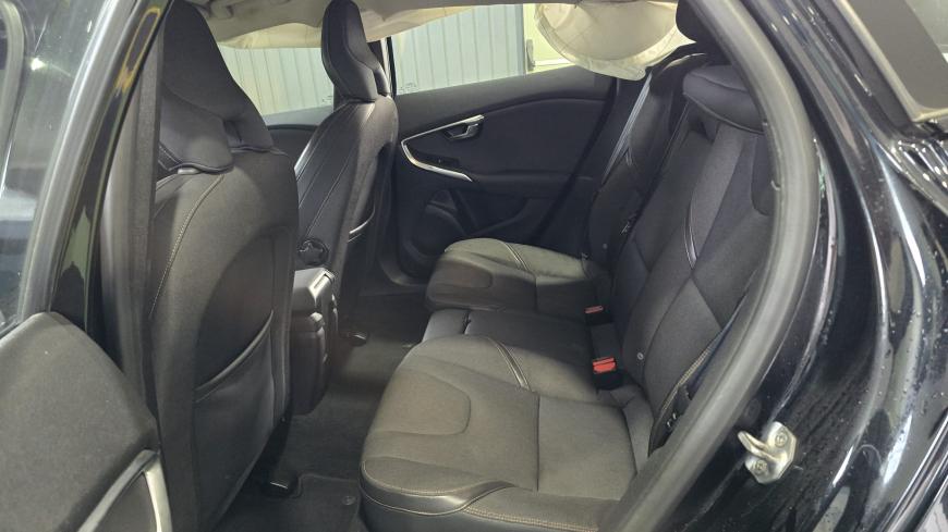 Volvo V40 Cross Country 1.6D - Auto Cabomonte Compra e Venda de Salvados