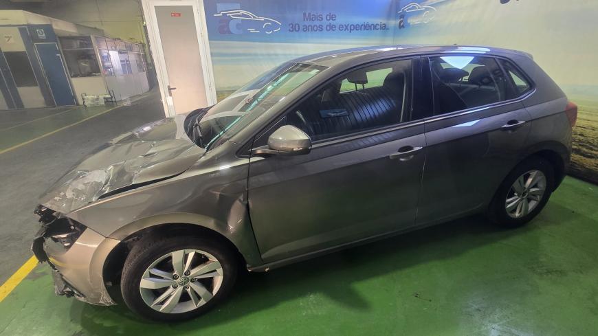Volkswagen Polo 1.0 TSI Caixa Automática - Auto Cabomonte Compra e Venda de Salvados