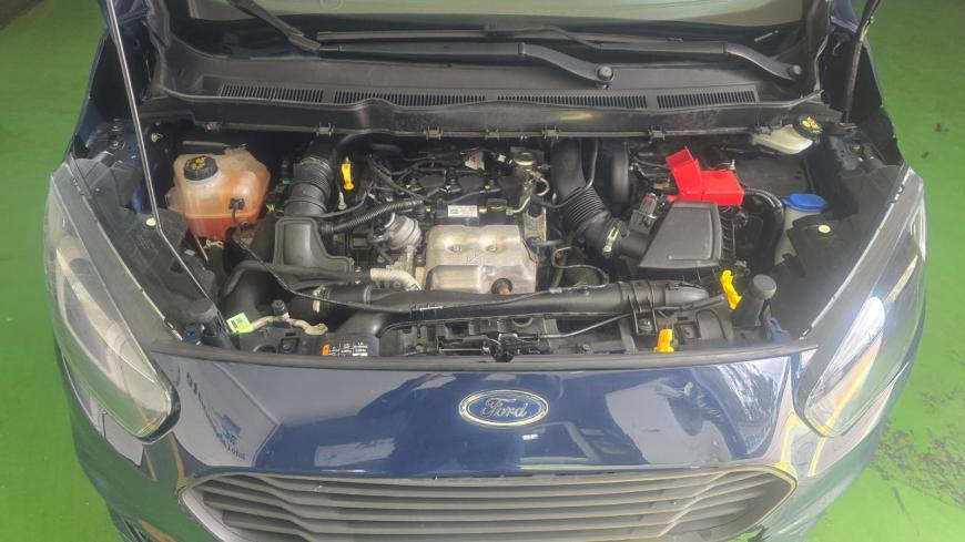 Ford Tourneo 1.0 EcoBoost - Auto Cabomonte Compra e Venda de Salvados