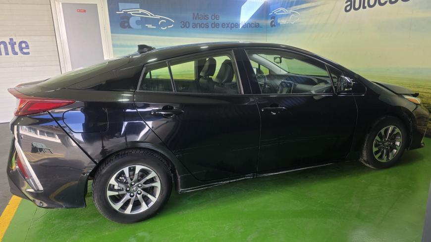 Toyota Prius 1.8 Plug in Luxury - Auto Cabomonte Compra e Venda de Salvados