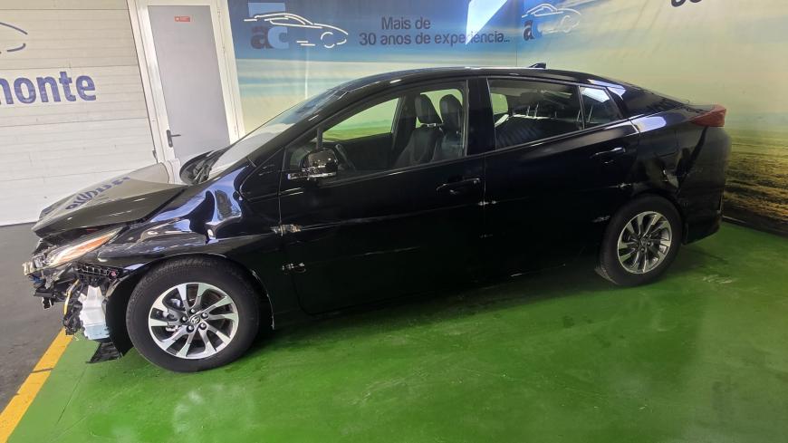 Toyota Prius 1.8 Plug in Luxury - Auto Cabomonte Compra e Venda de Salvados