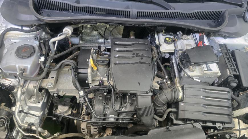 Volkswagen Polo 1.0 TSI - Auto Cabomonte Compra e Venda de Salvados