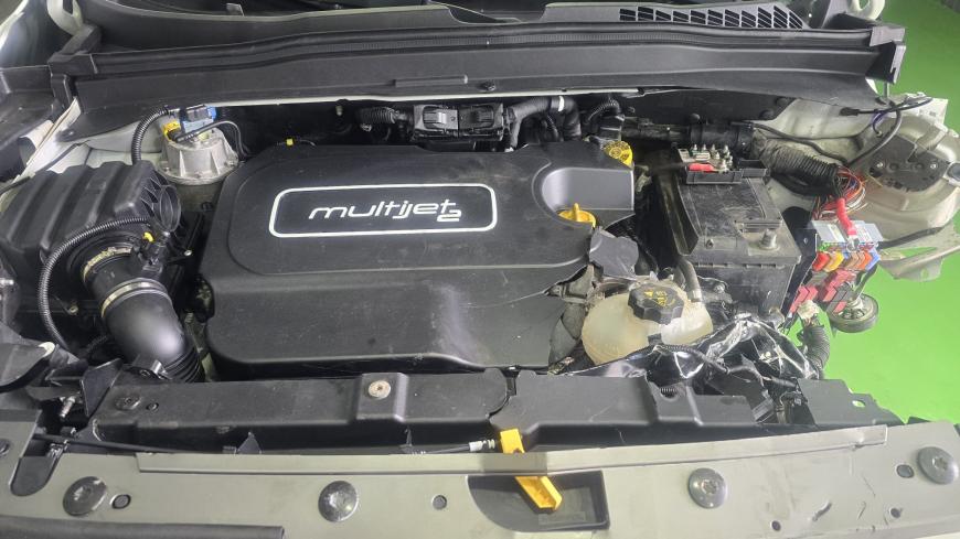 Jeep Renegade 1.6 M-JET CX AUT. - Auto Cabomonte Compra e Venda de Salvados
