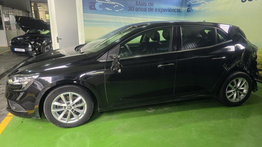 Renault Megane 1.5 DCI - Auto Cabomonte Compra e Venda de Salvados