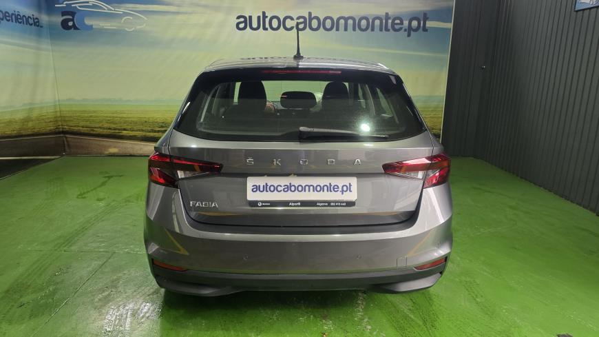 Skoda Fabia 1.0 - Auto Cabomonte Compra e Venda de Salvados