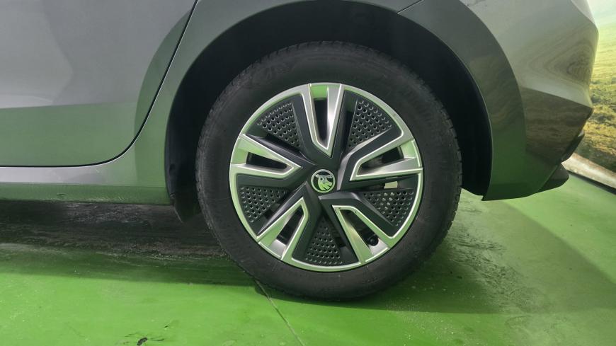 Skoda Fabia 1.0 - Auto Cabomonte Compra e Venda de Salvados