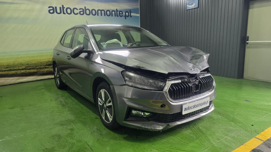Skoda Fabia 1.0 - Auto Cabomonte Compra e Venda de Salvados