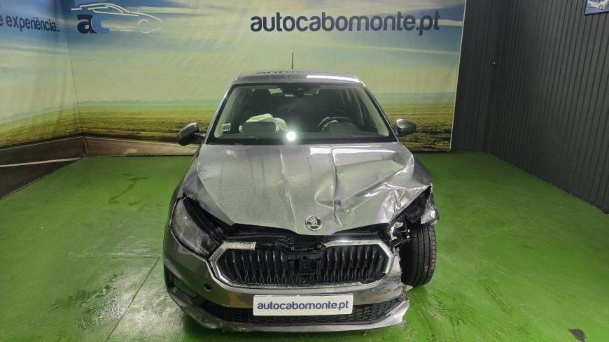 Skoda Fabia 1.0 - Auto Cabomonte Compra e Venda de Salvados