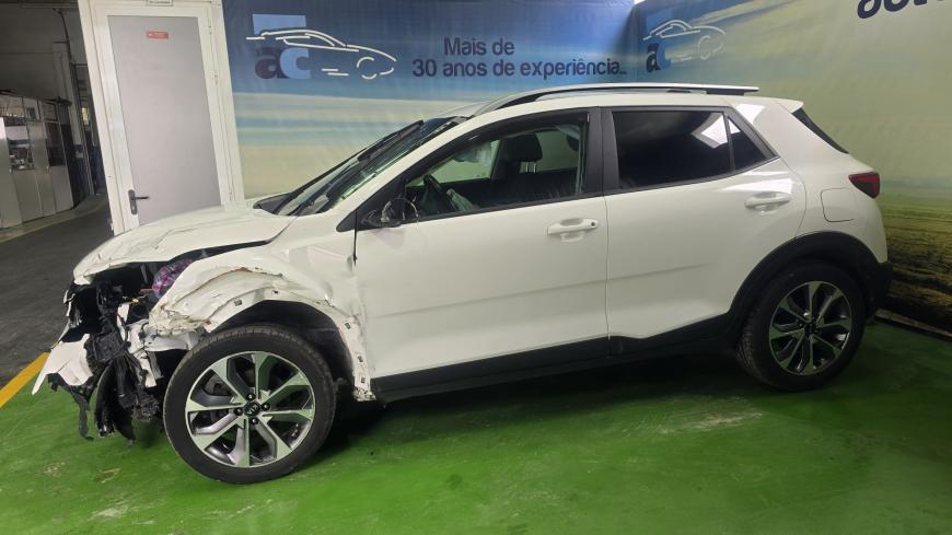 Kia Stonic 1.6 CRDI  - Auto Cabomonte Compra e Venda de Salvados
