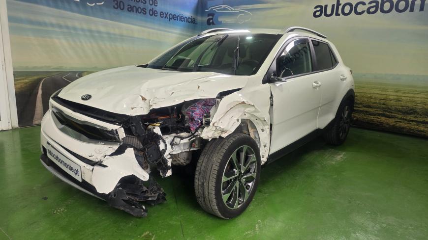Kia Stonic 1.6 CRDI  - Auto Cabomonte Compra e Venda de Salvados