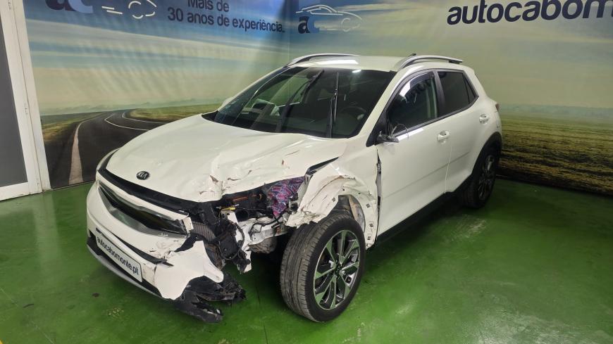 Kia Stonic 1.6 CRDI  - Auto Cabomonte Compra e Venda de Salvados