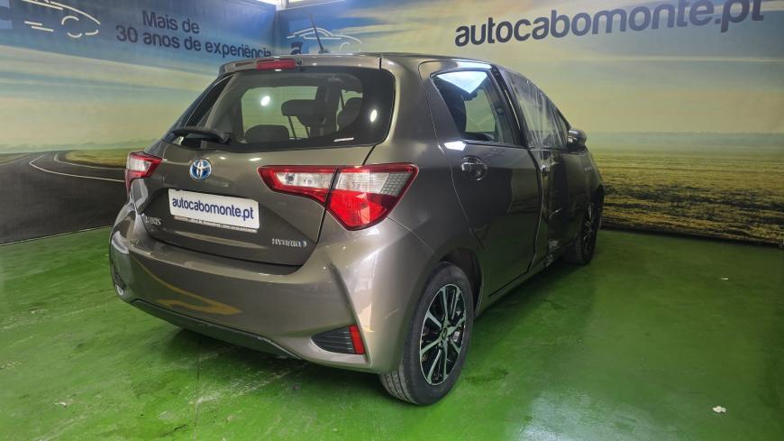 Toyota Yaris 1.5 HDF - Auto Cabomonte Compra e Venda de Salvados