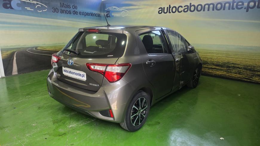 Toyota Yaris 1.5 HDF - Auto Cabomonte Compra e Venda de Salvados